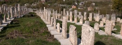Сатанівський єврейський цвинтар на Хмельниччині, квітень 2024.