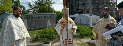На подвір’ї катедрального собору УГКЦ в Харкові відкрили щит пам’яті загиблих захисників України