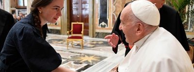 Правозахисниця подарувала Папі Франциску книгу Станіслава Асєєва «Ізоляція»