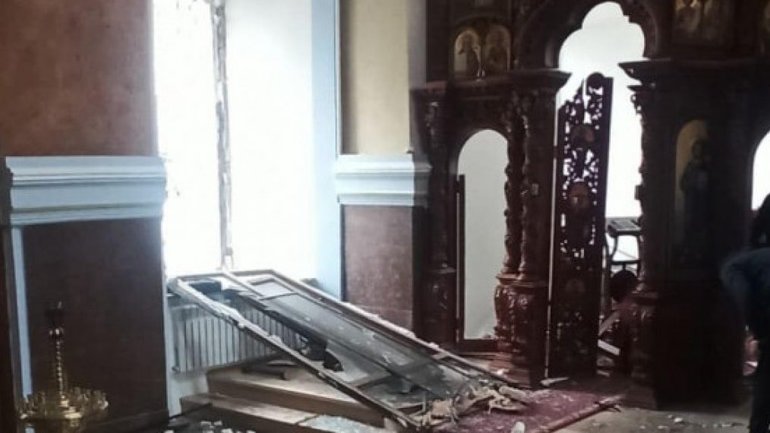 Агресор атакував храм у Харкові: снаряд влучив по Успенському собору, в якому були люди - фото 1