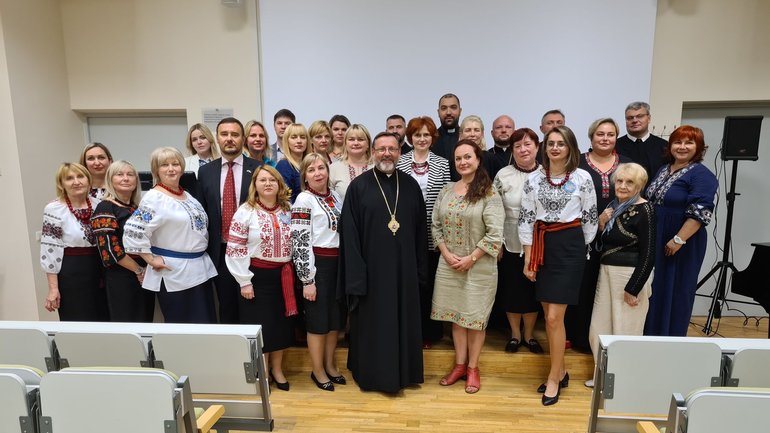 Глава УГКЦ зустрівся з головами українських громад і директорами шкіл, що діють у Литві - фото 1
