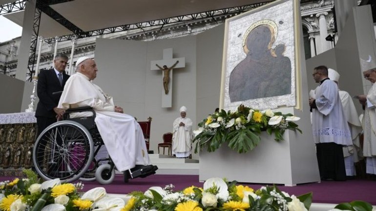Папа Франциск у Венеції відвідав жіночу в'язницю і виставку - фото 1