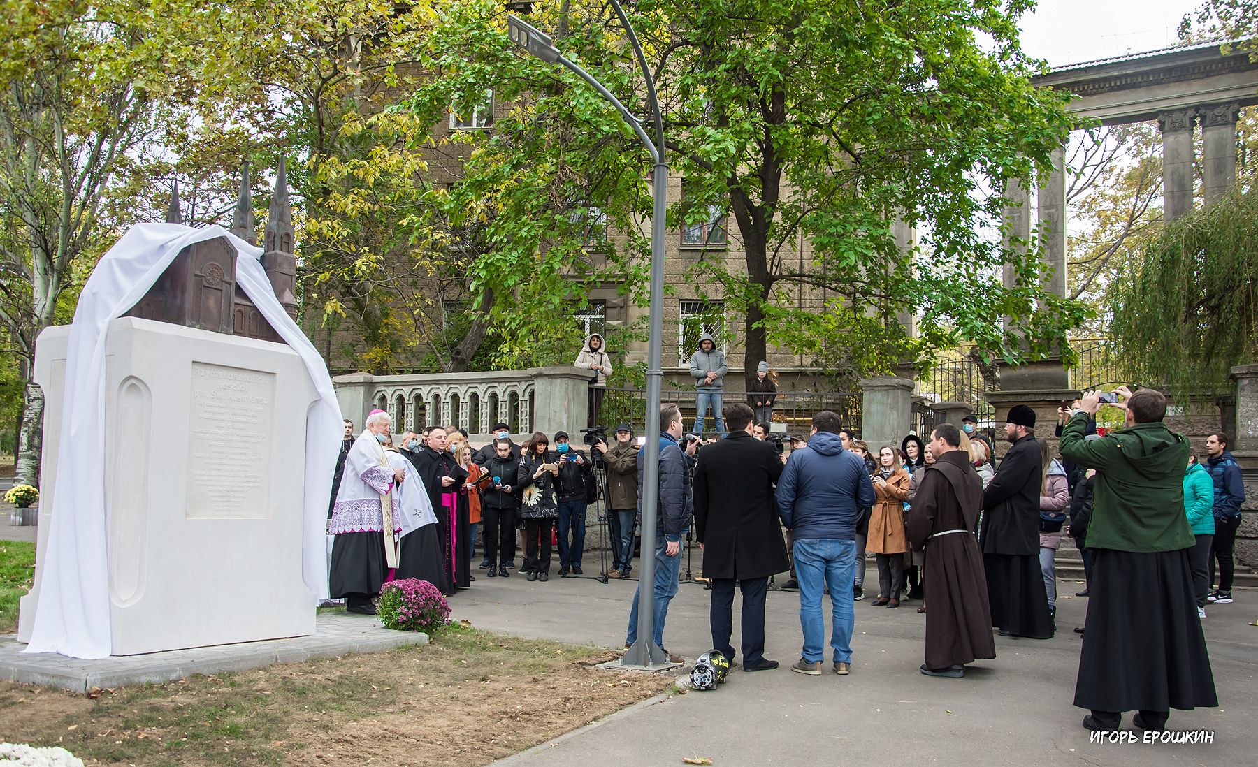 В Одесі відкрили пам'ятний знак на честь собору Святого Климентія, знищеного більшовиками - фото 61591