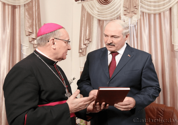 Папа особисто попросив Лукашенка дозволити главі білоруських католиків повернутися у Білорусь - фото 63950