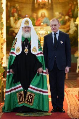 Патріарх Кирил вручив церковну нагороду чиновнику, який причетний до отруєння Навального - фото 81217