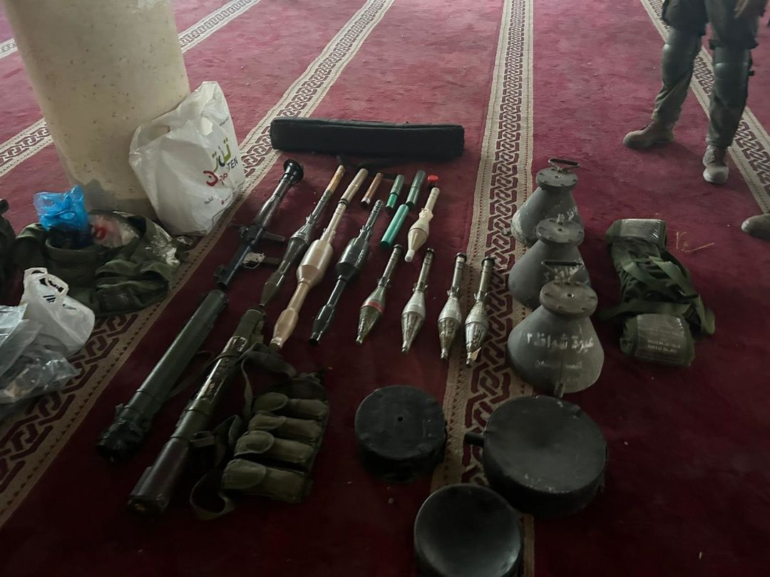 ЦАХАЛ заявляє, що бойовики ХАМАС виготовляли зброю в мечеті - фото 125329