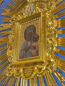 Копія чудотворної ікони у відновленій гошівській церкві