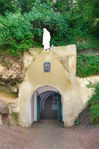 Печерний монастир в Страдчі. Вхід