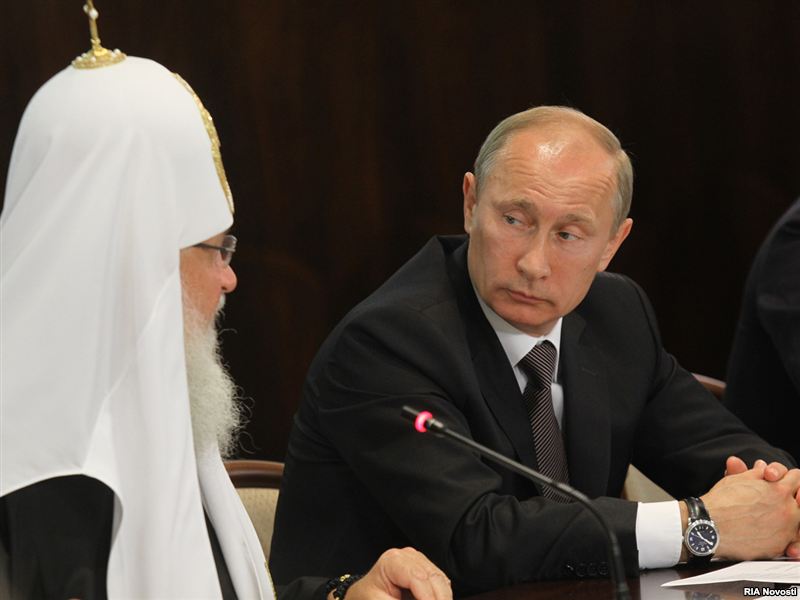 Московський патріарх Кирило і прем’єр-міністр Росії Володимир Путін. Москва, 19 липня 2011 року