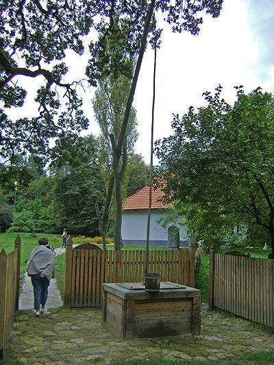 Вхід в музей Маркіяна Шашкевича.