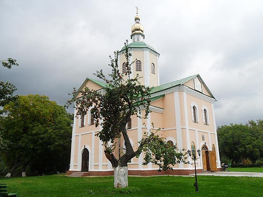 Свято-Троїцька церква Мотронинського монастиря