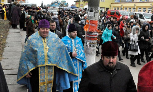 священики УПЦ КП з вірянами