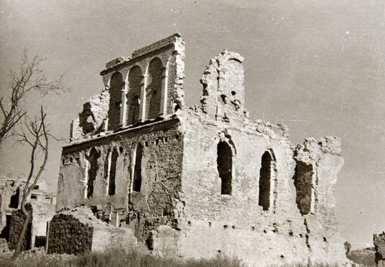 Руїни Старої синагоги у Тернополі після боїв за місто 1944 року