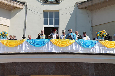 Молитва з балкону Івано-Франківської ратуші