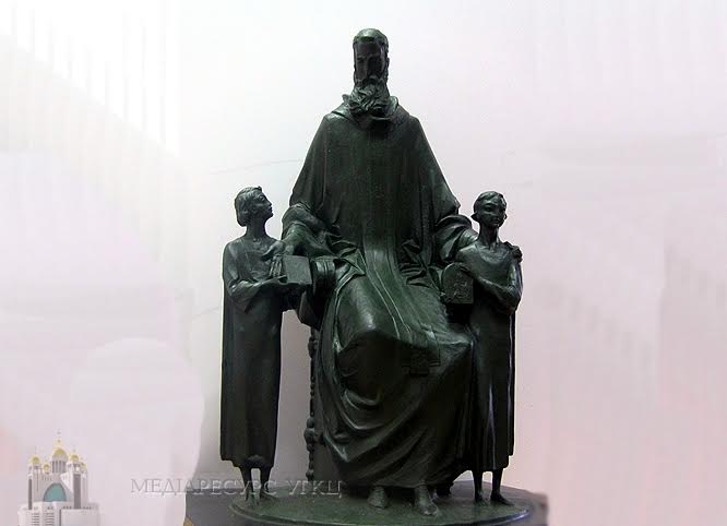 памятник_Івано-Франківськ.jpeg памятник_Івано-Франківськ.jpeg