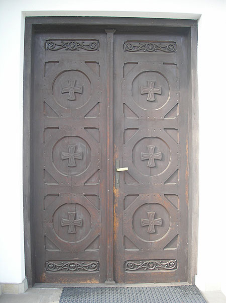 Двері до храму