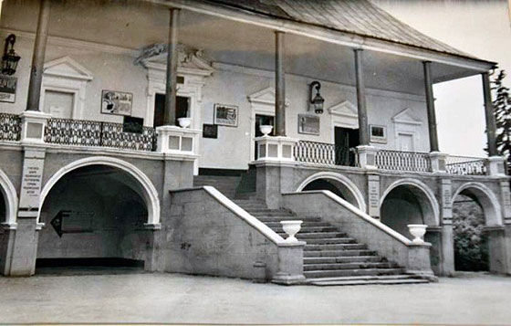 Так виглядав палац у 30-ті роки ХХ ст.