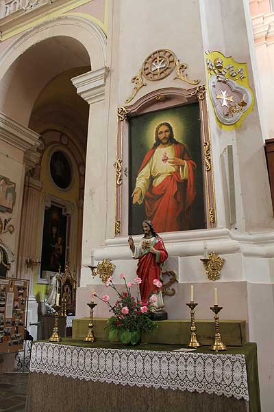 Костел Святих Апостолів Петра і Павла у Луцьку, інтер'єр