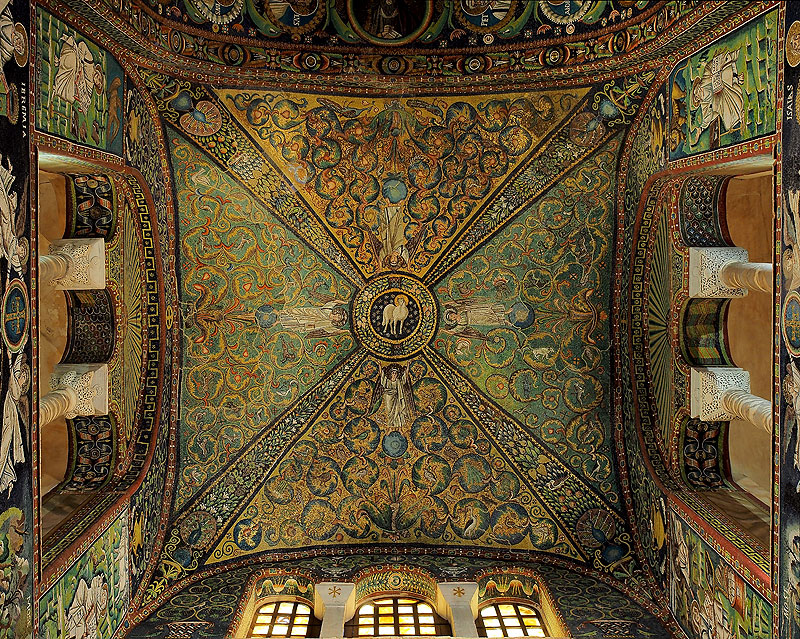 Христос Агнець Божий. Мозаїка з вівтарної частини базиліки святого Віталія. VI століття. Равенна, Італія. Фото Petar Milošević