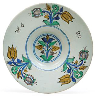 Тарілка, зразок габанської кераміки (фото www.dorotheum.com)