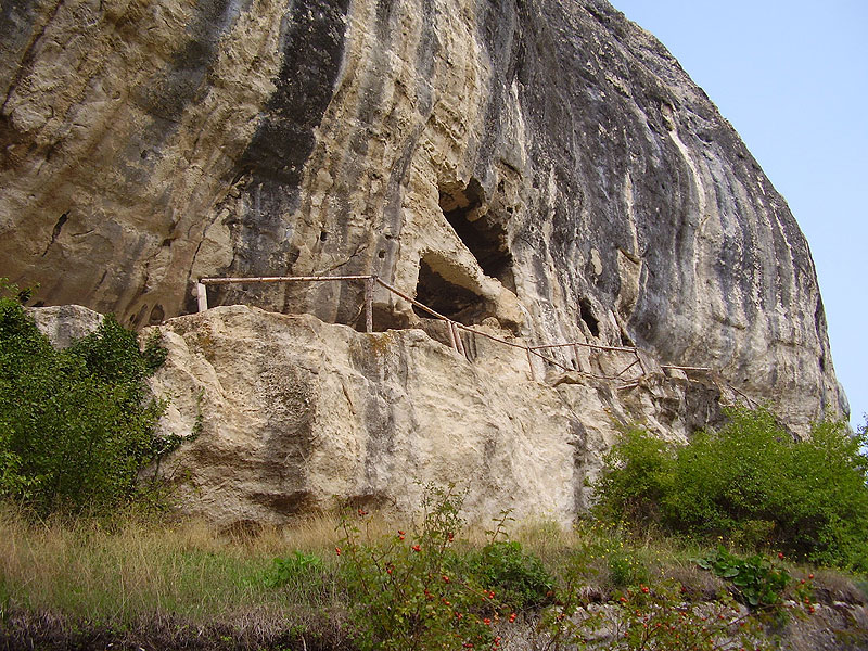 Печерний монастир Челтер-Коба.