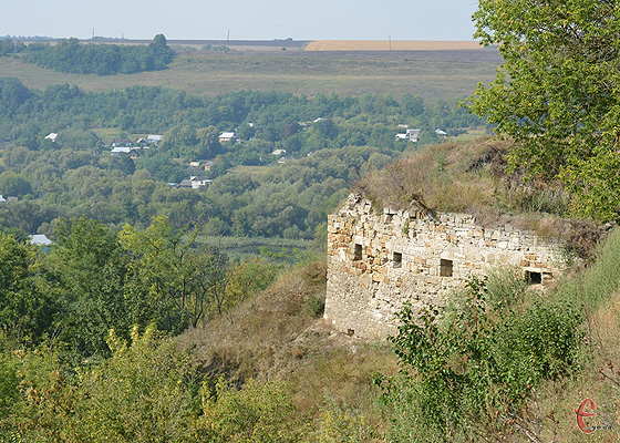 Єдина вціліла вежа Зіньківського замку. Фото: автора