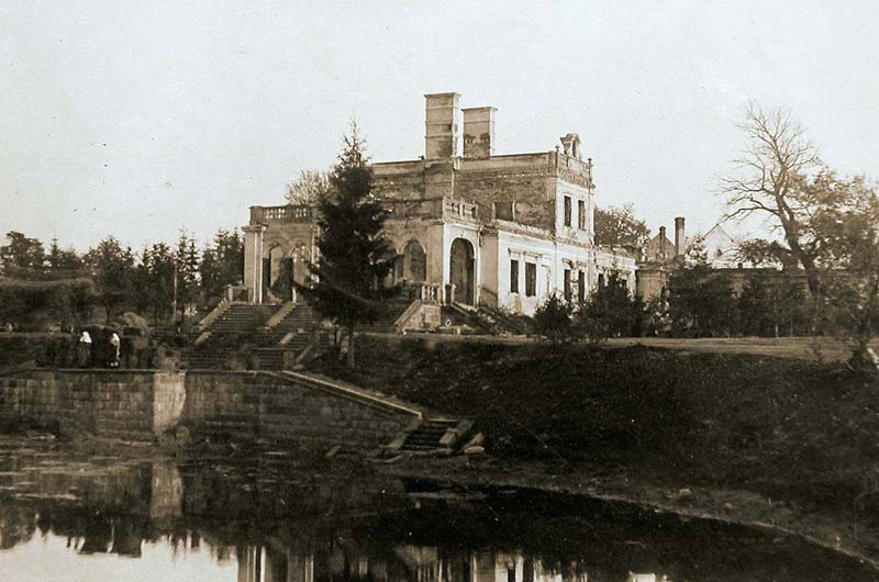 Руїни палацу Баворовських, Світлина приблизно 1916 р.