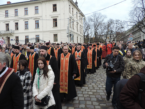 Хресна хода центром Львова