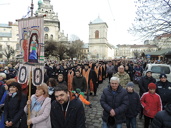 Хресна хода центром Львова