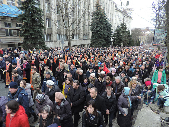 Хресна хода центром Львова