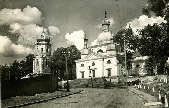Тернопільська церква Успіння Пресвятої Богородиці, в якій із 1931 р. служили редемптористи і при якій засновано монастир