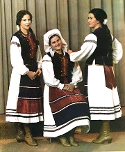 Тріо сестер Дубляниць, Дарія зліва