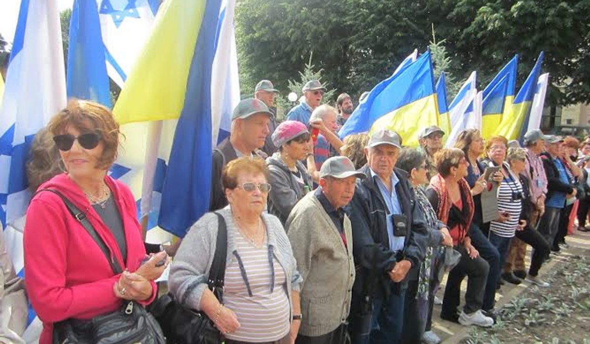 В Черновцах евреи со всего мира молились о жертвах Второй мировой войны -  РИСУ