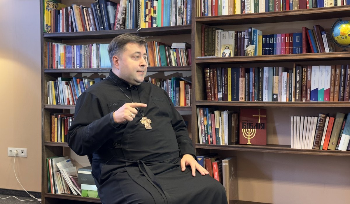 “Найважливіше — живе спілкування з тими, хто на фронті,” — о. Тарас Михальчук - фото 1
