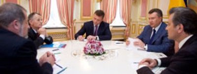 Сегодня В.Янукович встретится с представителями крымских татар (Обновлено)