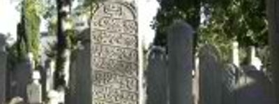 Крымские татары требуют запретить приватизацию земли старых кладбищ