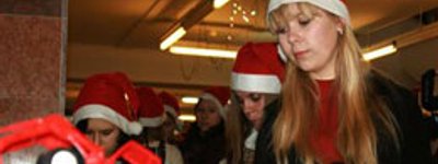 700 волонтерів з "Фабрики Святого Миколая" 18 грудня завітають з дарунками до 3 600 потребуючих дітей Львова