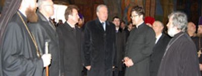 Представители власти посетили Свято-Кирилловский храм УПЦ и ознакомились с его историей