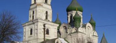 В Житомире сторонники УПЦ КП требуют не отдавать храм УПЦ (МП)
