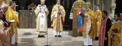 У соборі Паризької Богоматері молилися за жертв Голодомору