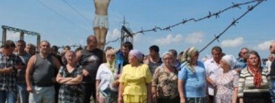 Священики УПЦ розгромили в Криму намет Церкви адвентистів сьомого дня