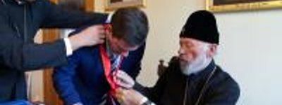 Предстоятель УПЦ нагородив міського голову Одеси Олексія Костусєва церковним орденом
