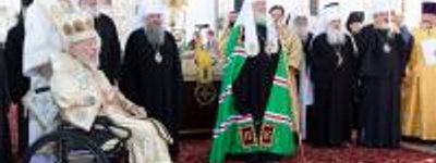 Патріарх Кирил очолив Літургію у Києво-Печерській Лаврі і нагородив Митрополита Володимира орденом