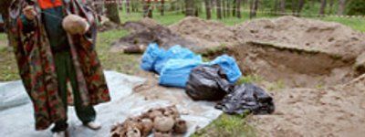 Янукович и Коморовский откроют кладбище в Быковне
