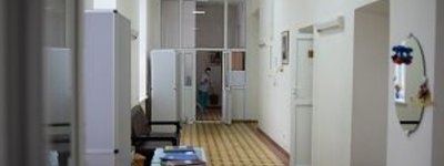 Пацієнтів інфекційної клініки біля Лаври виписують, хоча нові приміщення до прийому хворих ще не готові