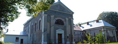 На Тернопільщині Церкві повернули старовинний монастир