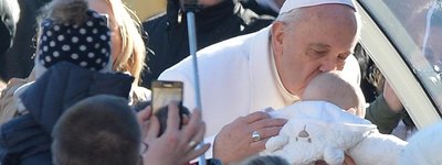 Суспільство, в якому діти не шанують своїх батьків – це суспільство без честі, – Папа