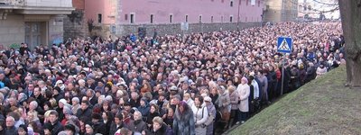 Thousands of people took part in Via Crucis in Lviv