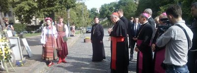 Кардинал Паролін вшанував пам’ять героїв Майдану та Другої Світової