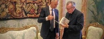 Lists of Ukrainian hostages in Donbas and Russia handed over to the Vatican